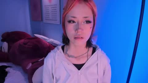 Snapshot of hannahpage chatting on 05-22-26, 12:33 Hannah online show from 05-22-26, 12:33