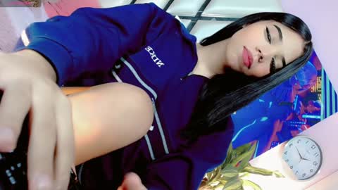 hannahsmit_ online show from 12-29-24, 02:17