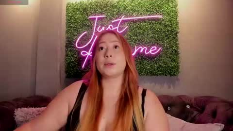 Snapshot of hannamartinn_ chatting on 05-12-26, 03:42 hannamartinn_ online show from 05-12-26, 03:42