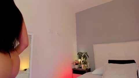 hannamartinnez online show from 10-10-25, 04:39