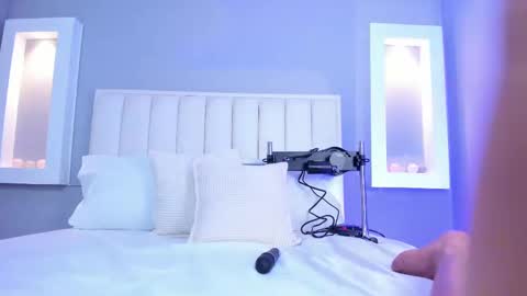 HannaPaola online show from 10-22-25, 10:42