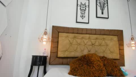 Hanna online show from 11-20-25, 01:55