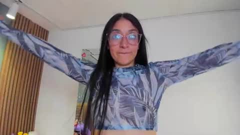 Snapshot of hannawen_ chatting on 07-16-26, 03:45 hannawen_ online show from 07-16-26, 03:45