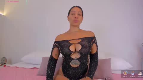 Hanna Williams  online show from 11-10-25, 08:30