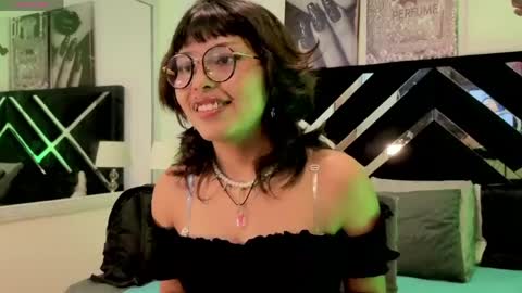 Snapshot of hannita_01 chatting on 06-02-26, 01:13 hannita_01 online show from 06-02-26, 01:13
