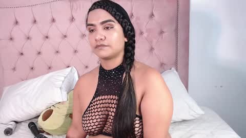 Snapshot of hannnasmith chatting on 12-06-24, 07:45 Hanna online show from 12-06-24, 07:45