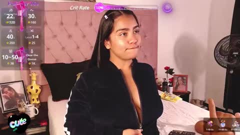 Snapshot of hannnasmith chatting on 02-17-25, 12:05 Hanna online show from 02-17-25, 12:05