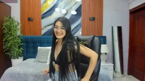 Snapshot of hannyy_ chatting on 06-20-26, 05:27 HANNY online show from 06-20-26, 05:27