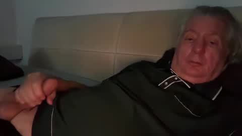 Snapshot of hans66760 chatting on 01-06-25, 11:31 hans66760 online show from 01-06-25, 11:31