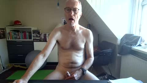 Snapshot of hanse_1 chatting on 06-22-26, 06:54 Hanse online show from 06-22-26, 06:54