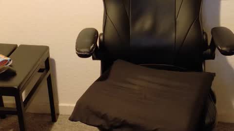 Snapshot of hansi63 chatting on 01-10-26, 05:26 charly online show from 01-10-26, 05:26