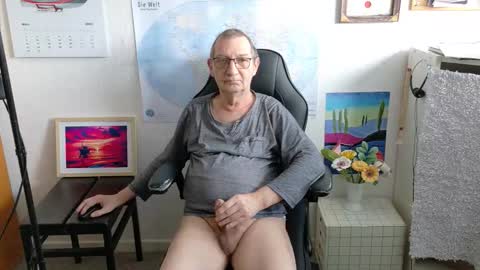 Snapshot of hansi63 chatting on 03-20-26, 09:47 charly online show from 03-20-26, 09:47