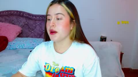 Snapshot of hanssel_tess chatting on 11-06-25, 06:20 isabella online show from 11-06-25, 06:20