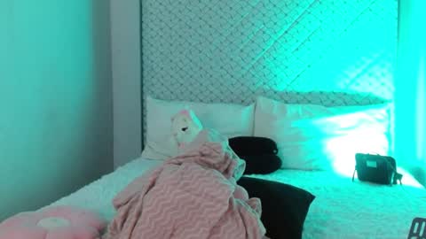 Snapshot of hantonella chatting on 04-29-26, 05:30 Anto online show from 04-29-26, 05:30