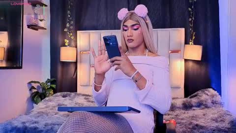 Snapshot of hanzking01 chatting on 09-16-25, 03:40 Hanzking01 online show from 09-16-25, 03:40