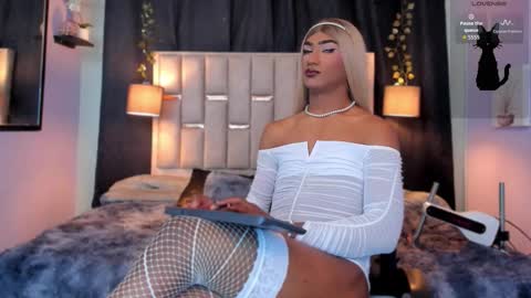 Snapshot of hanzking01 chatting on 10-25-25, 03:36 Hanzking01 online show from 10-25-25, 03:36