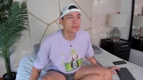 Snapshot of happy_endd_ chatting on 12-14-25, 11:48 Happy Boy online show from 12-14-25, 11:48