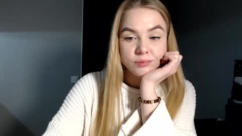 happy_fox_ online show from 01-18-25, 09:55