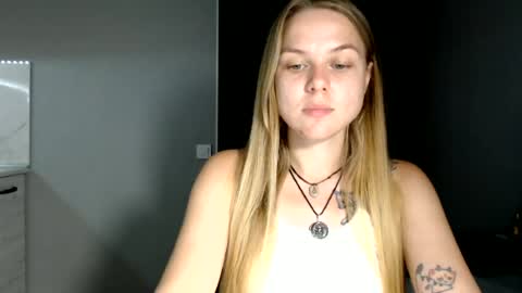 happy_fox_ online show from 06-30-26, 09:16