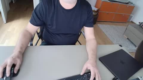 Snapshot of happybugger chatting on 04-03-26, 08:12 Cum for you online show from 04-03-26, 08:12