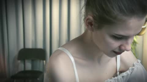 Evy  online show from 04-15-26, 03:19