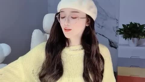 Snapshot of happysweetie168 chatting on 12-06-24, 06:28 Daisy online show from 12-06-24, 06:28