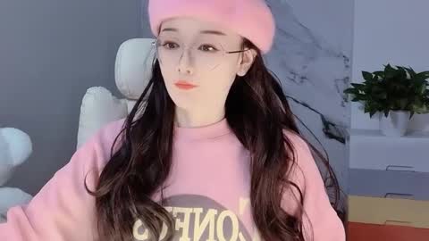 Snapshot of happysweetie168 chatting on 12-07-24, 06:21 Daisy online show from 12-07-24, 06:21