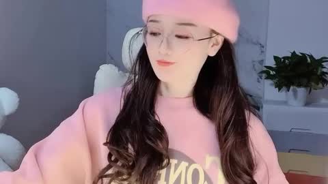 Snapshot of happysweetie168 chatting on 12-10-24, 03:55 Daisy online show from 12-10-24, 03:55