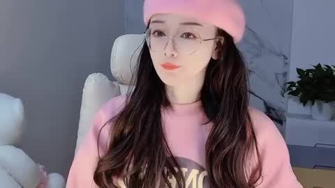 Snapshot of happysweetie168 chatting on 12-15-24, 05:13 Daisy online show from 12-15-24, 05:13