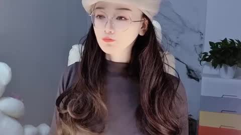 Snapshot of happysweetie168 chatting on 12-16-24, 03:40 Daisy online show from 12-16-24, 03:40