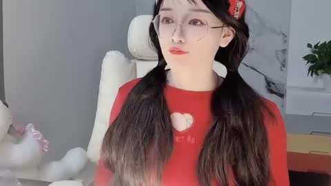 Snapshot of happysweetie168 chatting on 02-14-25, 05:14 Daisy online show from 02-14-25, 05:14