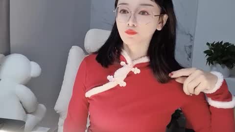 Snapshot of happysweetie168 chatting on 02-22-25, 04:51 Daisy online show from 02-22-25, 04:51