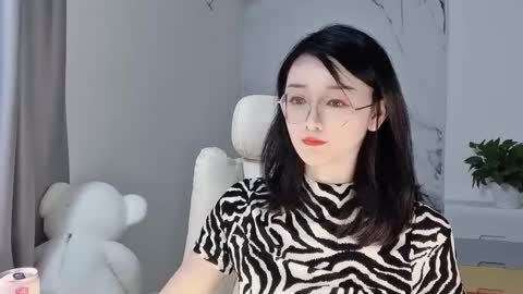 Snapshot of happysweetie168 chatting on 03-03-25, 05:20 Daisy online show from 03-03-25, 05:20