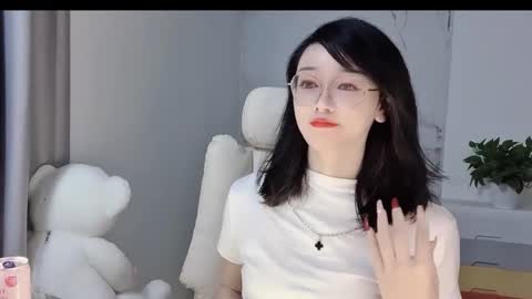 Snapshot of happysweetie168 chatting on 03-04-25, 04:17 Daisy online show from 03-04-25, 04:17