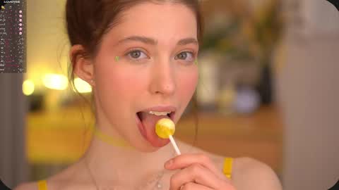 Snapshot of happyvivy chatting on 02-27-25, 02:00 Vivy online show from 02-27-25, 02:00