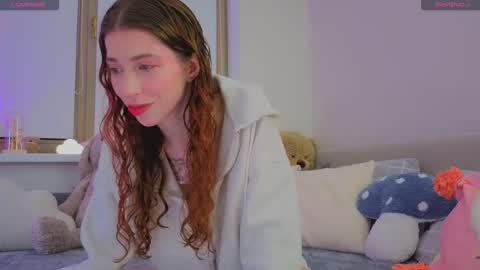 Snapshot of happyvivy chatting on 10-06-25, 08:17 Vivy online show from 10-06-25, 08:17