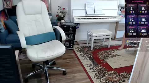 Elly online show from 02-23-25, 10:49