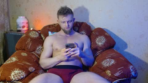 Snapshot of hardandripped chatting on 12-18-24, 07:15 Valentino Hard online show from 12-18-24, 07:15