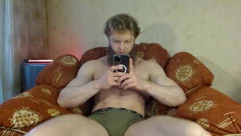 Snapshot of hardandripped chatting on 09-10-25, 10:59 Valentino Hard online show from 09-10-25, 10:59