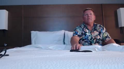 Snapshot of hardblondcouplehawaii chatting on 12-05-25, 04:54 Steele and Cassie online show from 12-05-25, 04:54