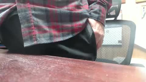 Snapshot of hardbuns chatting on 11-22-25, 08:52 Brad online show from 11-22-25, 08:52