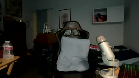 Snapshot of harddmikee chatting on 07-08-26, 08:24 harddmikee online show from 07-08-26, 08:24