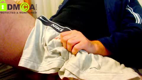 Snapshot of hardhairyb1g chatting on 01-19-25, 01:01 hardhairybig online show from 01-19-25, 01:01