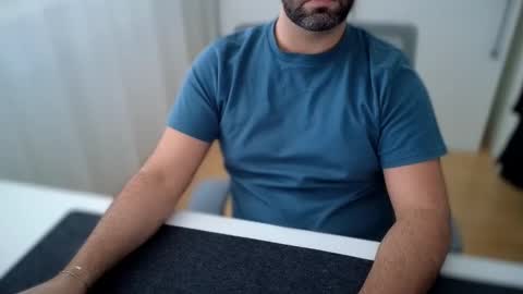 Snapshot of hardmodeonly chatting on 10-24-25, 12:12 Luca Velour online show from 10-24-25, 12:12