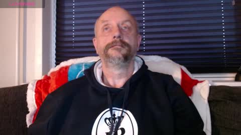 Snapshot of hardmrlazy chatting on 12-27-24, 02:22 MrLazy online show from 12-27-24, 02:22