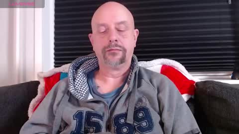 Snapshot of hardmrlazy chatting on 01-04-25, 06:51 MrLazy online show from 01-04-25, 06:51