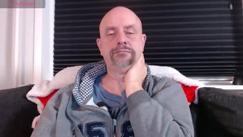 Snapshot of hardmrlazy chatting on 01-04-25, 09:52 MrLazy online show from 01-04-25, 09:52