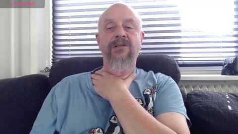 Snapshot of hardmrlazy chatting on 09-22-25, 11:56 MrLazy online show from 09-22-25, 11:56