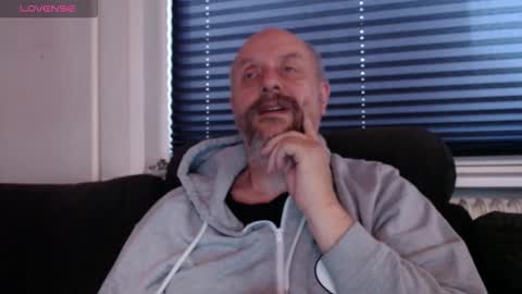 Snapshot of hardmrlazy chatting on 10-12-25, 07:07 MrLazy online show from 10-12-25, 07:07