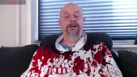 Snapshot of hardmrlazy chatting on 11-23-25, 11:10 MrLazy online show from 11-23-25, 11:10